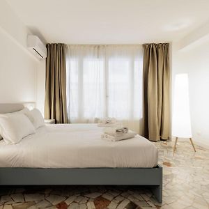 Giordano Luxury Home